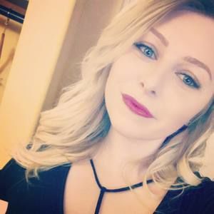 Meet your Posher, Caitlin